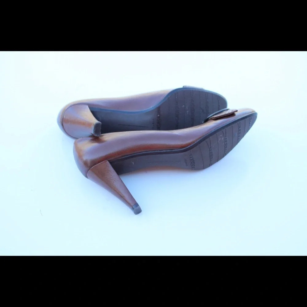 Stuart Weitzman pumps - Picture 8 of 8